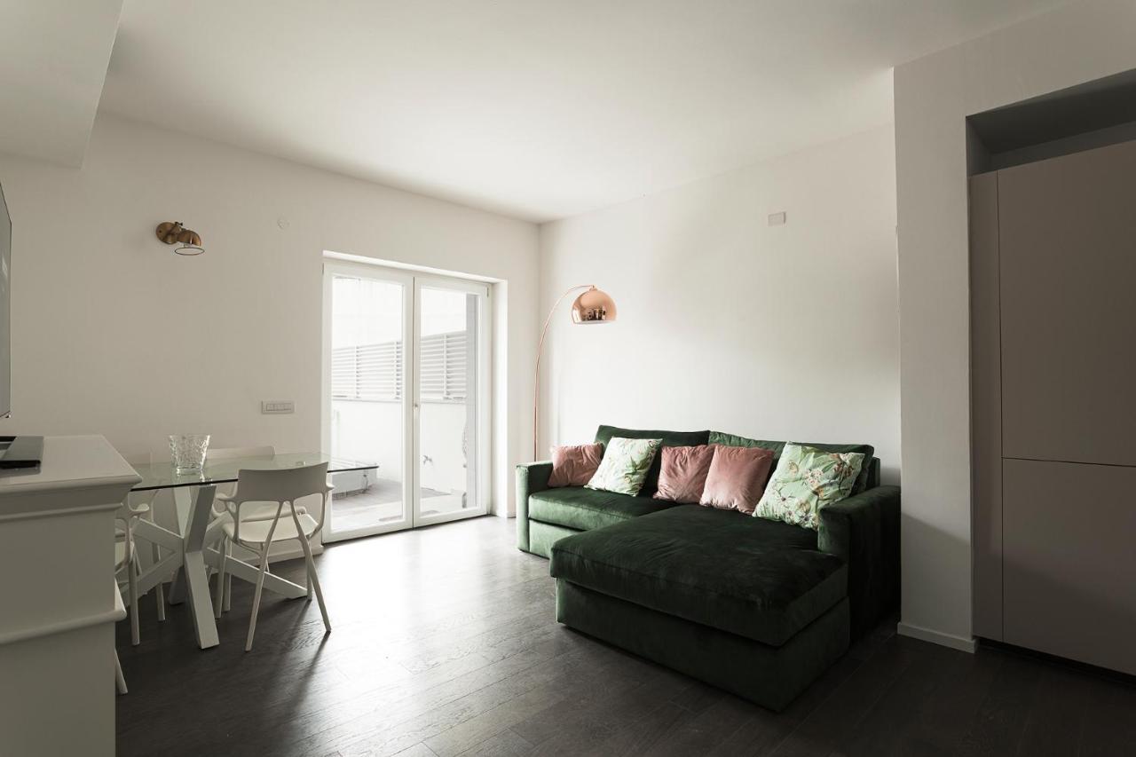 Stylish Flat With Garden Rom